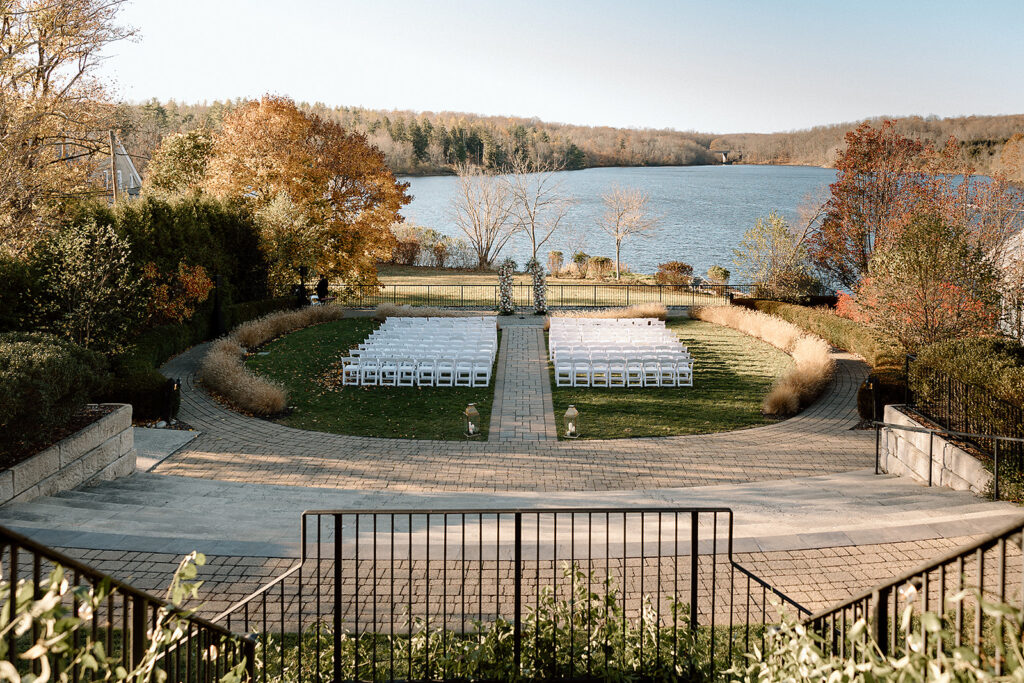 Lake House Inn Wedding Ceremony Venue on the water